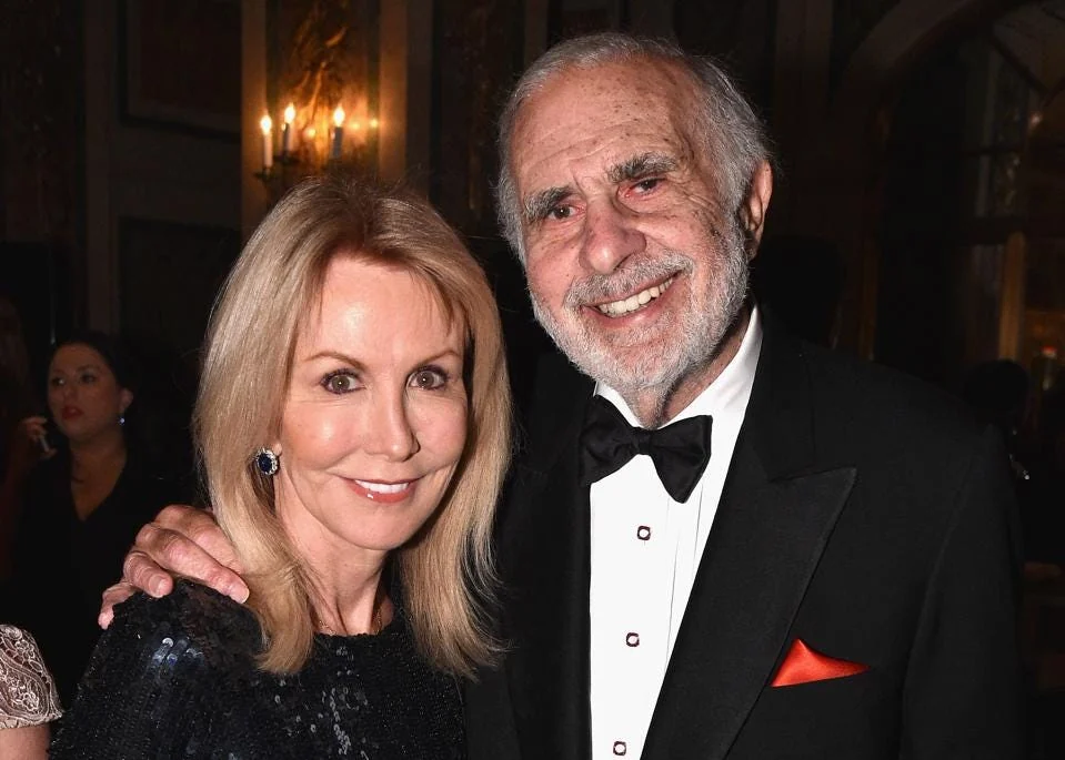 Carl Icahn`s wife Gail Icahn
source https://www.forbes.com/sites/michelatindera/2020/08/24/carl-icahns-wife-makes-her-first-contribution-to-trumps-reelection-campaign/?sh=7d959a7f314d