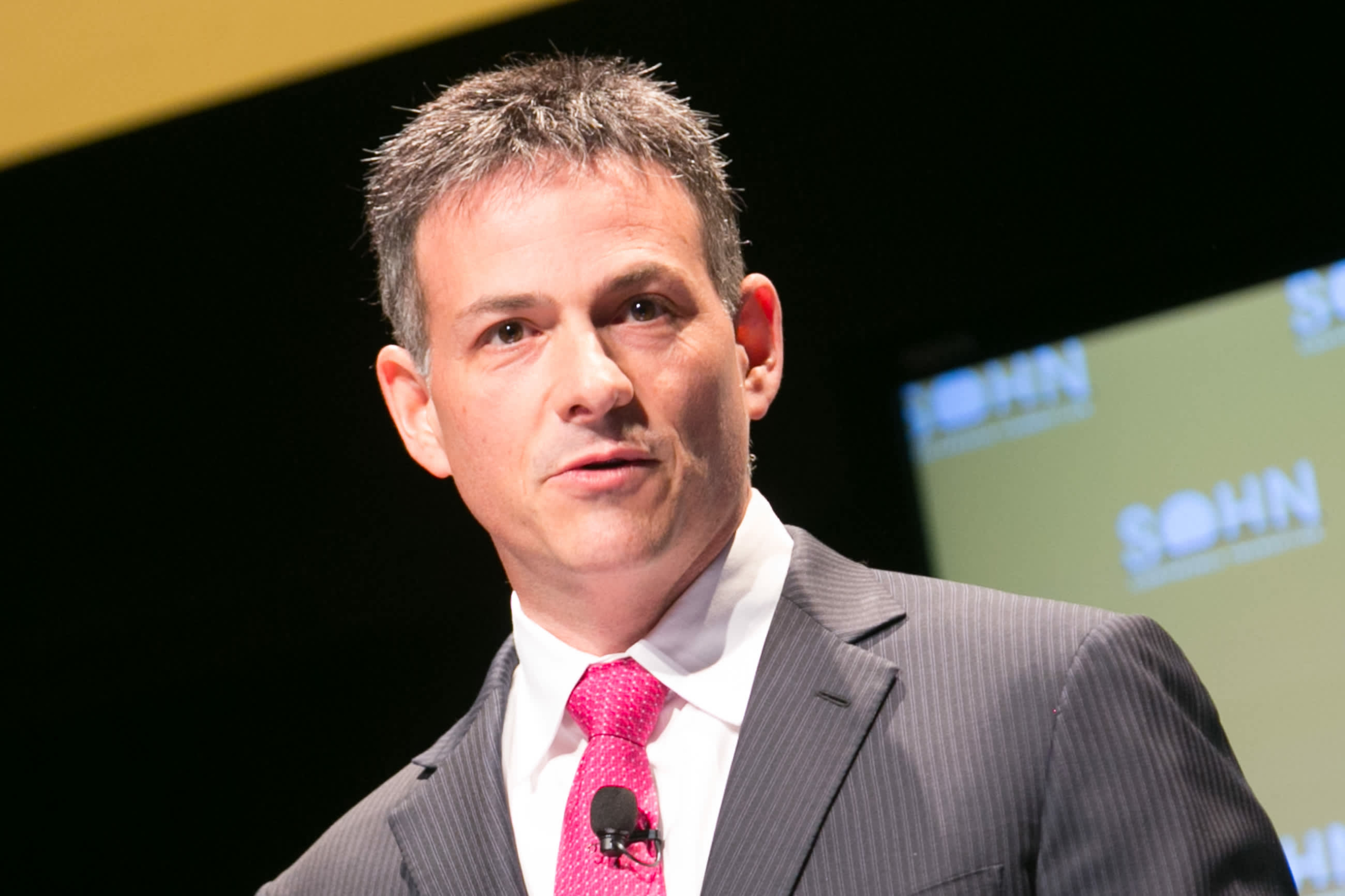 What can you learn from the investment experience of David Einhorn
source https://www.cnbc.com/2017/01/17/heres-how-david-einhorn-is-trading-the-donald-trump-agenda.html
