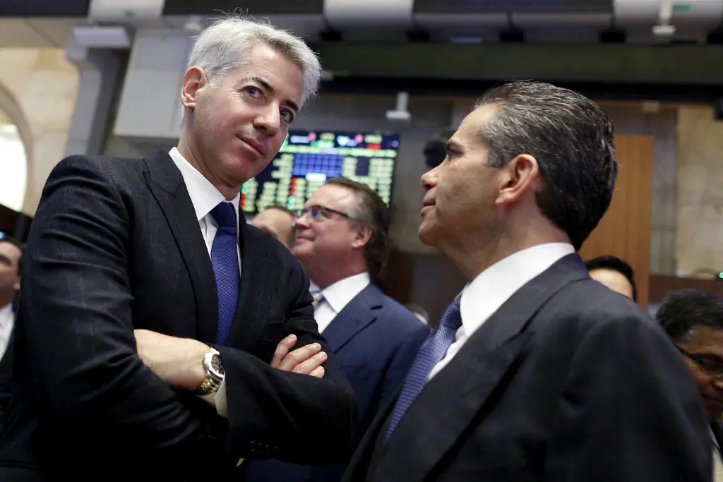 William A. Ackman tại Sở giao dịch chứng khoán New York năm 2015Brendan McDermid/Reuterssource https://www.nytimes.com/2017/03/30/business/dealbook/ackman-pershing-valeant-brexit.html